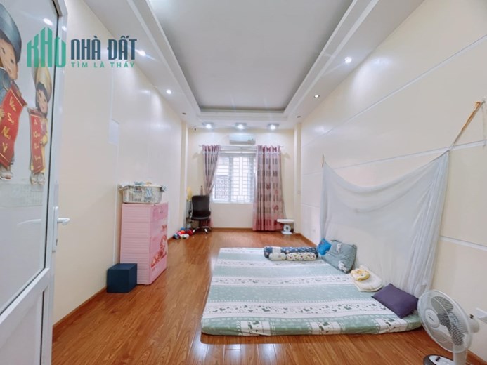 GIÁ GIẬT MÌNH!!! VIP khu Hoa Bằng, Cầu Giấy, Nhỉnh 4.5 Tỷ , 37m2
