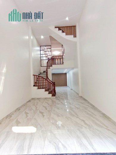 ĐI ĐÂU NỮA!!!Siêu phẩm trung tâm Cầu Giấy, Hoa Bằng, 34m2  Chỉ 5.5 Tỷ