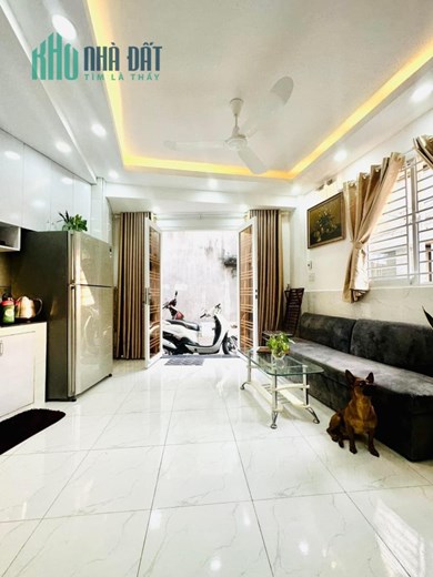 Chỉ với hơn 4 tỷ đã sở hữu nhà trung tâm bình thạnh đường lê quang định nội thất đẹp vào ở ngay.