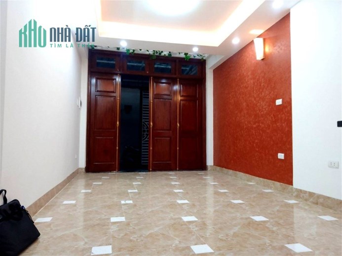 Bán Nhà mới Phố Trung Liệt, 40m2, 6.6 tỷ,, trung tâm quận Đống Đa