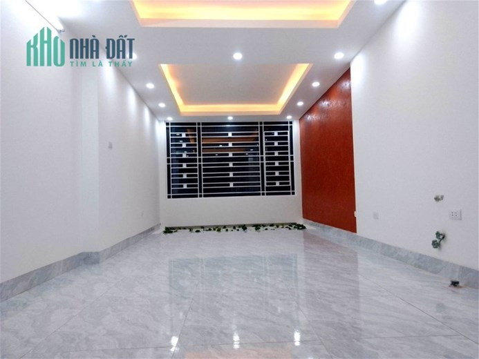 Bán Nhà mới Phố Trung Liệt, 40m2, 6.6 tỷ,, trung tâm quận Đống Đa