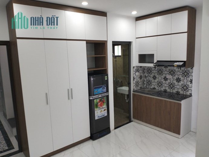 Bán tòa CCMN Phạm Văn Đồng 60m 7 tầng, ô tô tránh 10m doanh thu 715tr/ năm giá 10.xty