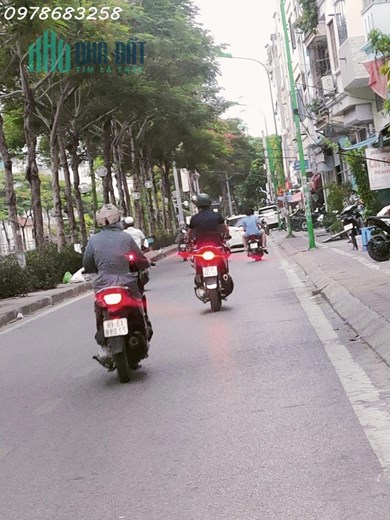 Nhà phố Thịnh Liệt, 20m ô tô tránh nhau, gần chợ, KD online