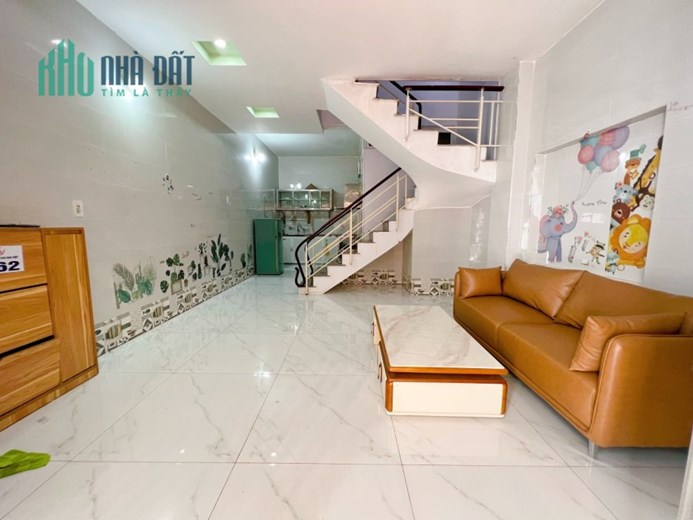 Bán nhà phố Văn Cao, 41m 3 tầng GIÁ rẻ chỉ 1.79 tỉ gần ngay Cầu Rào