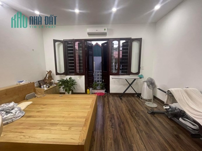 Bán nhà phân lô Trần Quốc Hoàn 58m2 chỉ 13 tỷ 2 , mua bán nhà riêng Cầu Giấy giá rẻ !