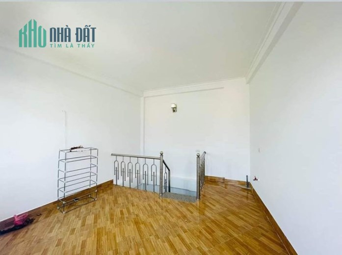 NHÀ ĐẸP CẦU DIỄN - SÁT PHỐ - 40M2 - 2.3 tỷ
