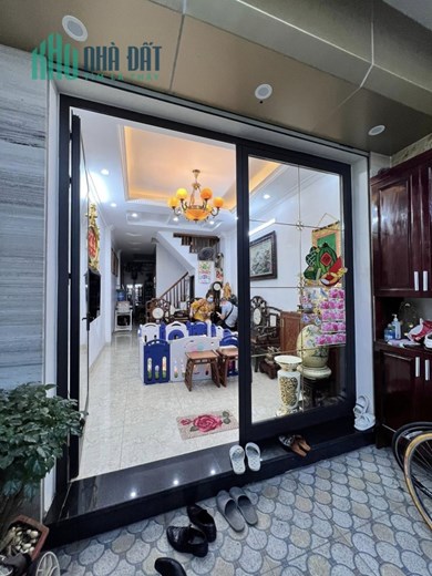 Nhà đẹp Mai Anh Tuấn, mặt hồ Hoàng Cầu, 6 tầng thang máy, ở & kinh doanh đều rất tốt