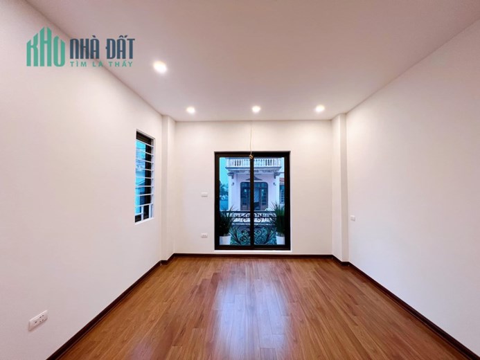 Bán nhà 48m2 phố Nghi Tàm, Tây Hồ Gara 2 Ô tô Chủ tự xây 5 phòng ngủ 7.1 Tỷ