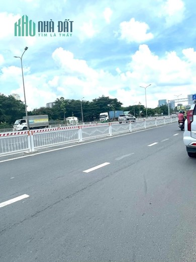 HIẾM NGANG 6M - NGUYỄN VĂN LINH - PHƯỜNG BÌNH THUẬN - TRUNG TÂM VIP QUẬN 7 . CHỈ HƠN 70 TRIỆU/ M2.