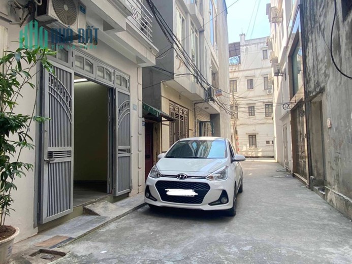 Hiếm bán nhà riêng ô tô đỗ cửa Lê Trọng Tấn Điịnh Công 35m 5 tầng mặt tiền 4m ngõ thông nhỉnh 4 tỷ