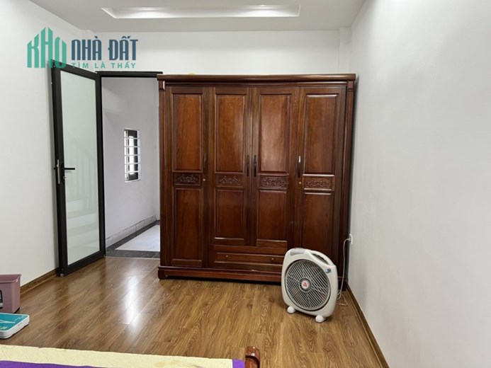 Bán nhà Ngọc Trì, Long Biên 5 tầng mới long lanh đẹp ,ngõ  thông giá chỉ 3 tỷ