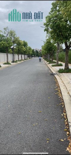 CHO THUÊ KHO, XƯỞNG BÃI RỘNG 260m2 GIÁ CHỈ 18tr/th đường container đỗ cửa , gần VinHome smart city