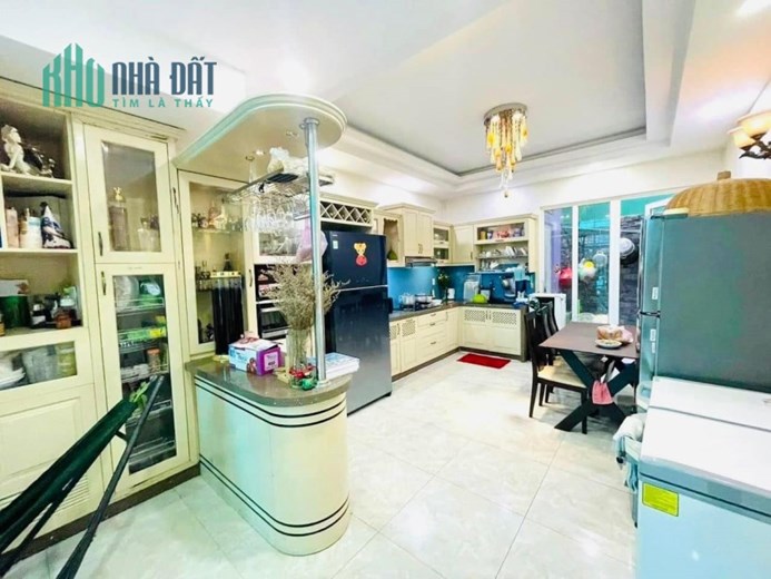 Chủ gấp bán nhà đẹp Bùi Văn Ba,giảm giá cực sâu gần 2tỷ rưỡi,Xe tải quay đầu,DT 76m ,5 tầng
