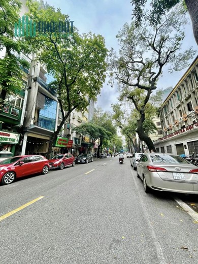 Mảnh đất gần LÒ ĐÚC 123m, chia 3 lô, ô tô đỗ cửa, hai thoáng,sổ vuông.
