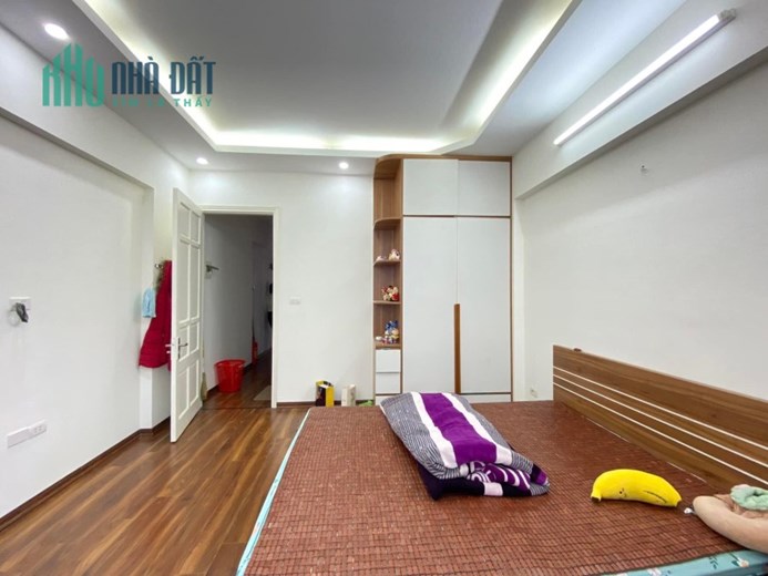 Hot Hot! Chùa Láng, sát phố, gần oto, ở luôn, 39mx5T, 4.4 tỷ
