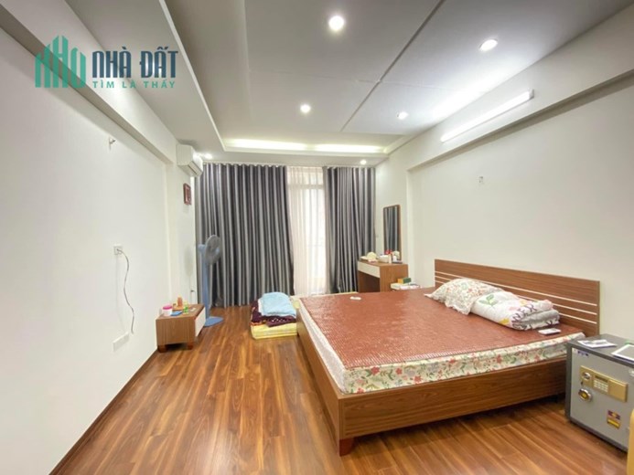 Hot Hot! Chùa Láng, sát phố, gần oto, ở luôn, 39mx5T, 4.4 tỷ