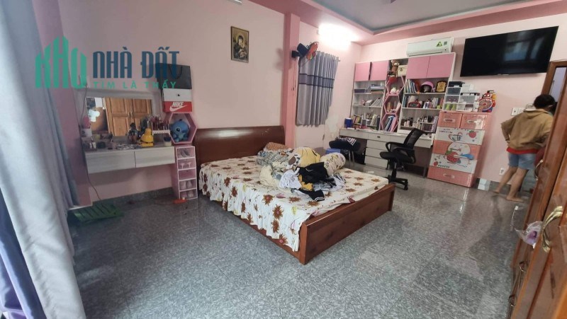 Một căn Duy Nhất Vị trí KD 4 tầng, ngang 4.5m đường Hoàng Sa
