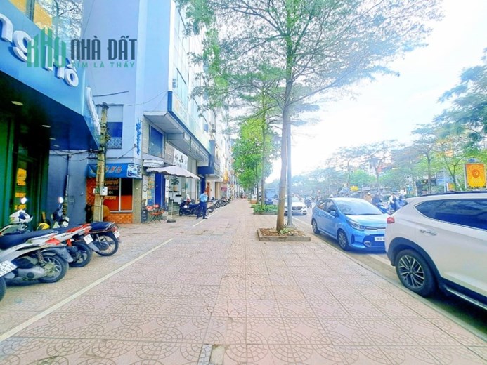 Quá Hiếm Mặt  phố Nguyễn Chí Thanh 40m 4 tầng MT4.5 ô tô kinh doanh Sầm uất