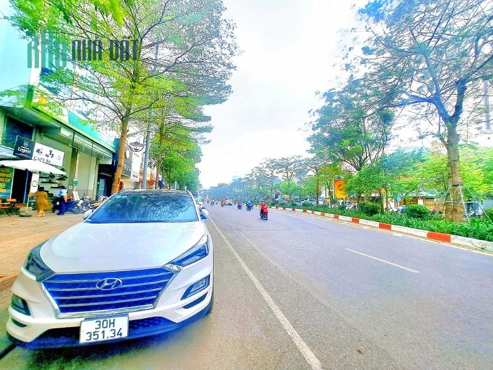 Quá Hiếm Mặt  phố Nguyễn Chí Thanh 40m 4 tầng MT4.5 ô tô kinh doanh Sầm uất