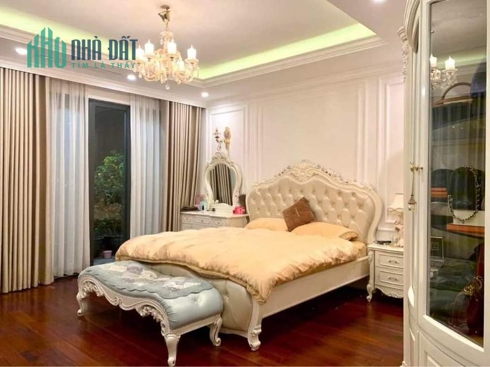 Bán gấp biệt thự lô Góc Làng việt kiều Châu Âu gần công viên 170m2 chỉ 26.38 tỷ. 0989.62.6116