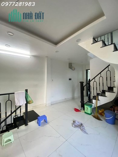Bán nhà mặt phố Lai Xá, kinh doanh, xe tải, giá 3.9x tỷ
