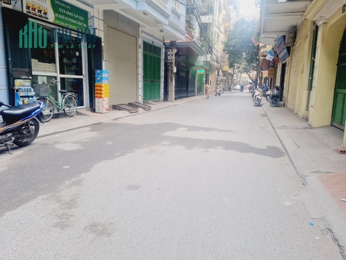 Bán nhà ngõ 93 Hoàng Văn Thái 142M X 4 tầng, mt: 6.1m
giá chào: 17 tỷ thương lượng
ô tô tải tránh