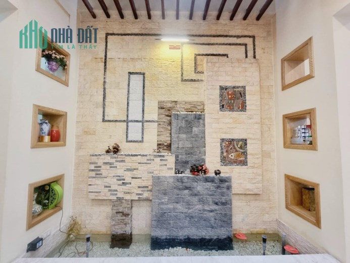 Bán nhà ngõ 93 Hoàng Văn Thái 142M X 4 tầng, mt: 6.1m
giá chào: 17 tỷ thương lượng
ô tô tải tránh