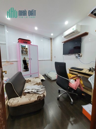 Cần bán rẻ nhà phố xinh 1 trệt 4 lầu Huỳnh Tịnh Của Q3 TP.HCM