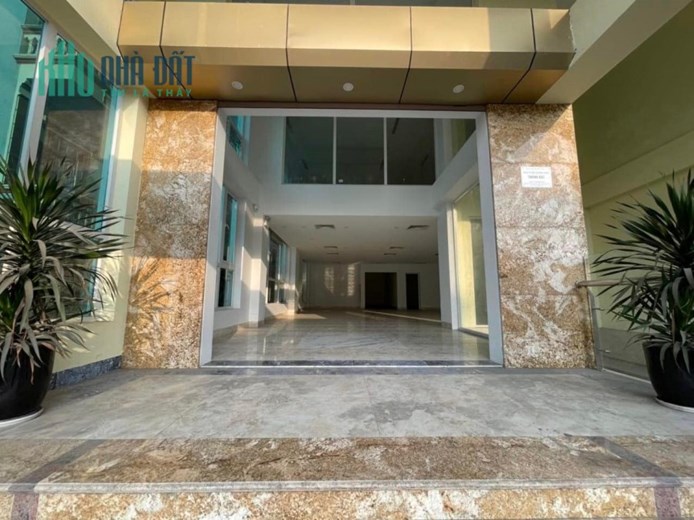 BÁN NHÀ MẶT PHỐ NGỌC THUỴ DT 234M 7 TẦNG MT 10M GIÁ 52 TỶ