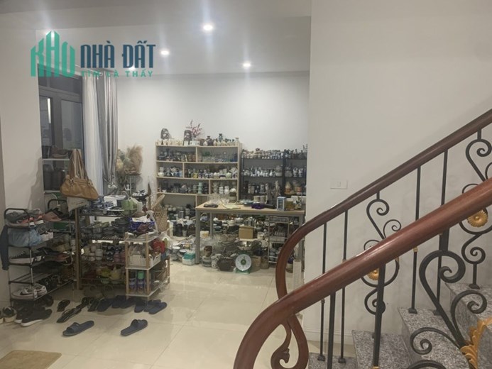 Chỉ 3,9 tỷ sở hữu nhà Hào Nam 43m2 4 tầng, 2 thoáng, gần oto, ngõ nông