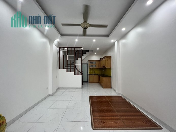 BÁN NHÀ XÃ ĐÀN 30M2 X 5T, NGÕ NÔNG, GẦN PHỐ. 2 THOÁNG, CÓ BAN CÔNG, HƠN 3 TỶ