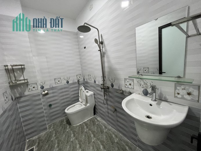 BÁN NHÀ XÃ ĐÀN 30M2 X 5T, NGÕ NÔNG, GẦN PHỐ. 2 THOÁNG, CÓ BAN CÔNG, HƠN 3 TỶ