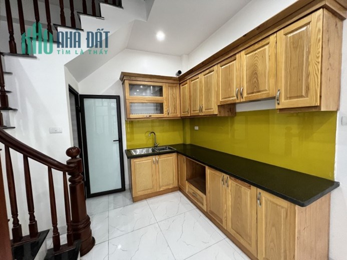 Nhỉnh 2 tỷ sở hữu nhà Xã Đàn 30m2 x 4T, ngõ thông, 3 gác phi vèo vèo