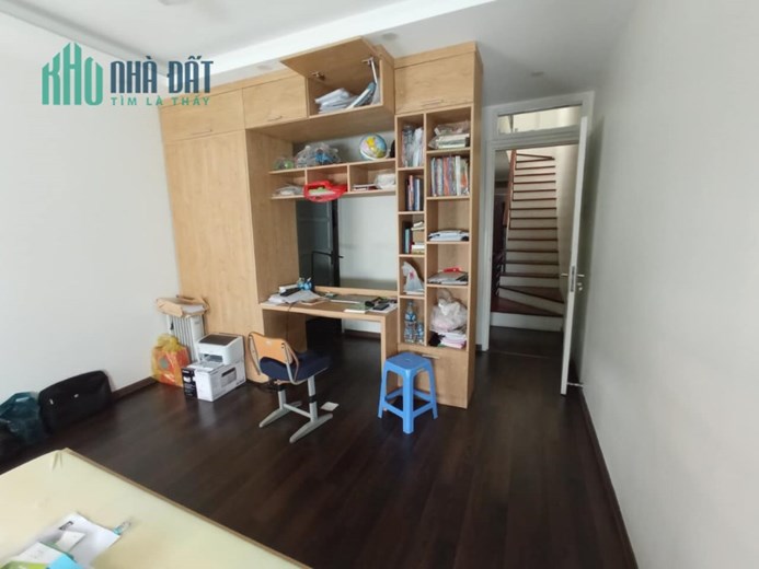 CHÍNH CHỦ CẦN BÁN NHÀ NGỌC THUỴ - THANG MÁY - PHÂN LÔ GIÁO VIÊN DT 70M GIÁ 12.5 TỶ