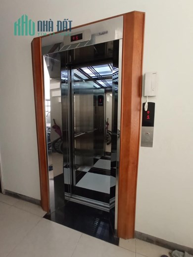 CHÍNH CHỦ CẦN BÁN NHÀ NGỌC THUỴ - THANG MÁY - PHÂN LÔ GIÁO VIÊN DT 70M GIÁ 12.5 TỶ