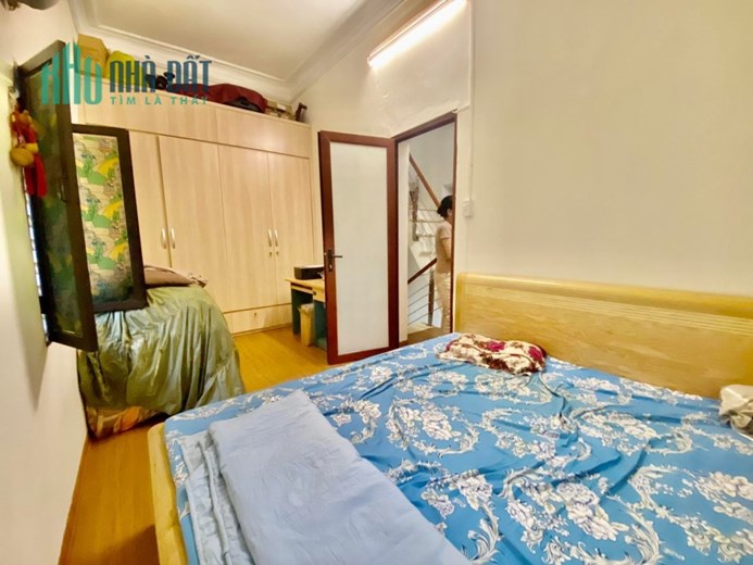 BÁN GẤP BẠCH MAI, HAI BÀ TRƯNG, NHÀ ĐẸP, LÔ GÓC, Ở LUÔN 42m x 5T, NHỈNH 3 TỶ 0901753139