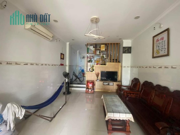 NHÀ HXH NGAY LÀNG ĐẠI HỌC THỦ ĐỨC  3 TẦNG 4PN CHỈ VỚI 5 TỶ ( TL )