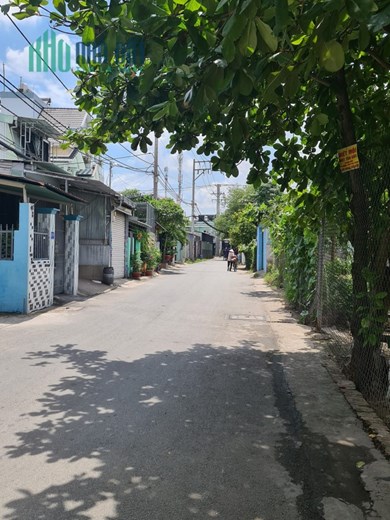 NHÀ HXH NGAY LÀNG ĐẠI HỌC THỦ ĐỨC  3 TẦNG 4PN CHỈ VỚI 5 TỶ ( TL )