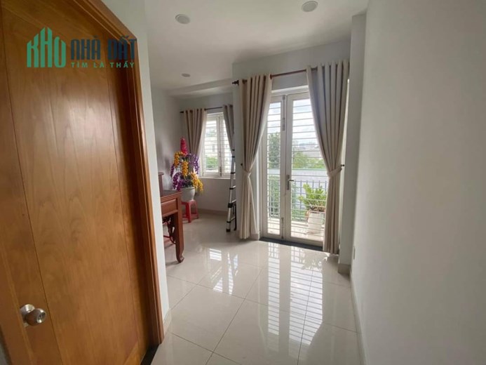 NHÀ HXH NGAY LÀNG ĐẠI HỌC THỦ ĐỨC  3 TẦNG 4PN CHỈ VỚI 5 TỶ ( TL )