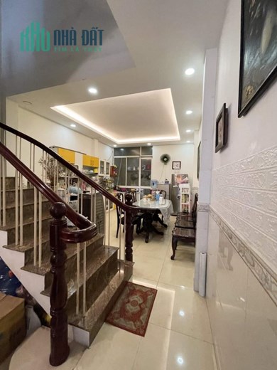Quá Hiếm Q4 giáp Q1, MT 12m, 5 tầng, DTSD: 285m2 nhỉnh 250tr/m