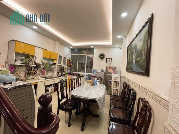 Quá Hiếm Q4 giáp Q1, MT 12m, 5 tầng, DTSD: 285m2 nhỉnh 250tr/m