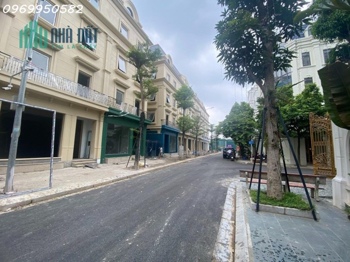 Bán nhanh nhà liền kề tại Nguyễn Xiển, 93m2, 6x15m, 6 tầng, 20 tỷ