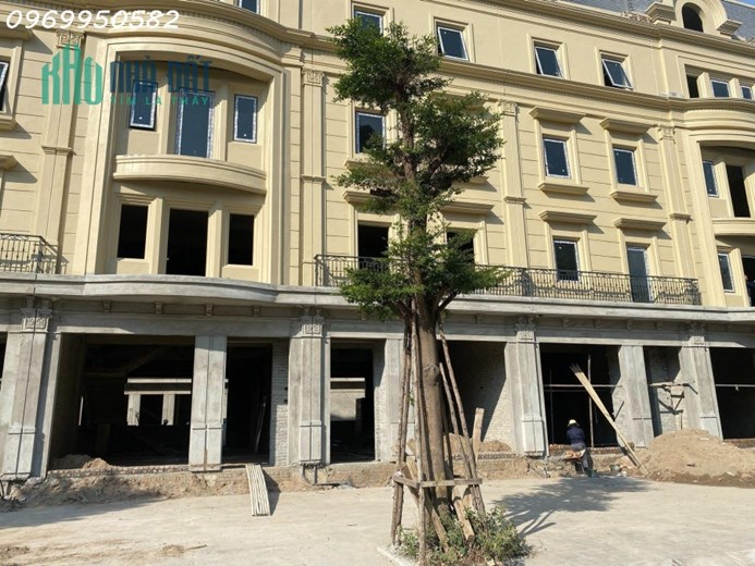 Bán nhanh nhà liền kề tại Nguyễn Xiển, 93m2, 6x15m, 6 tầng, 20 tỷ