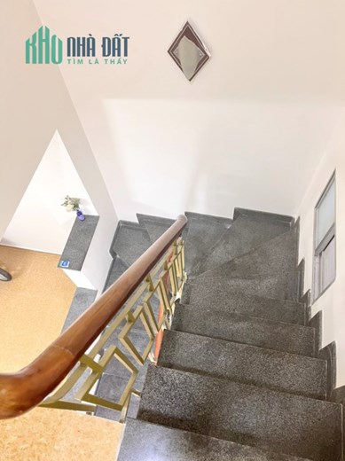 Nhà mới 2tầng hẻm rộng 184 Âu Dương Lân P3Q8 giá 4,1 tỷ bớt lộc