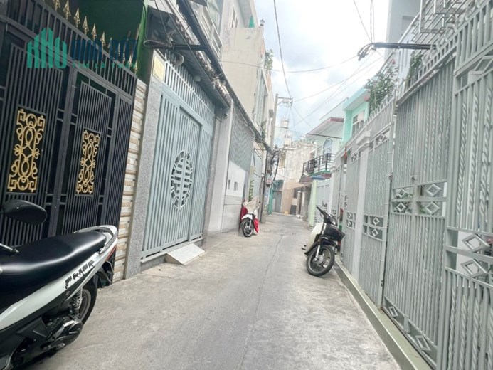 Nhà mới 2tầng hẻm rộng 184 Âu Dương Lân P3Q8 giá 4,1 tỷ bớt lộc
