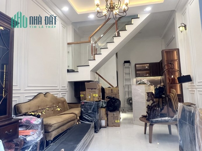 Nhà mới 3 tầng Bùi Minh Trực Phường 6 Quận 8 giá 3tỷ 690