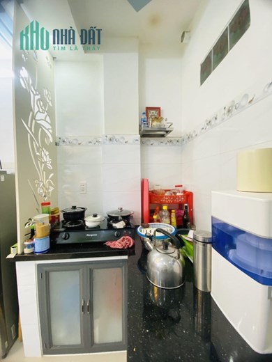 Nhà bán Lạc Long Quân P8 Tân Bình 21m2 3 tầng giá chỉ 3.18 tỷ