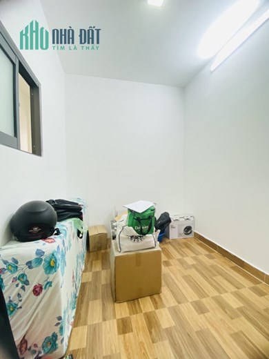 Nhà bán Lạc Long Quân P8 Tân Bình 21m2 3 tầng giá chỉ 3.18 tỷ