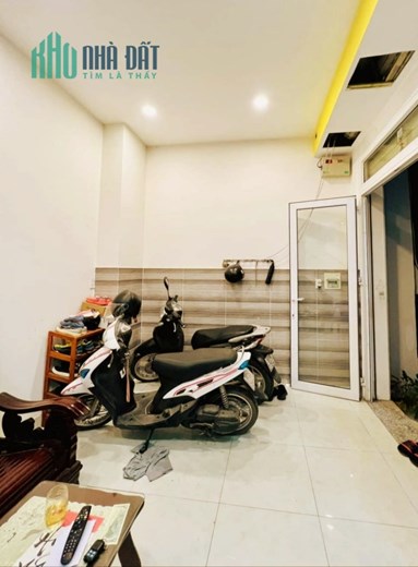 Dương Quảng Hàm (9×4) 4.74 Tỷ Phường 5
Thông ĐẠI HỌC VĂN LAN,QUẬN Bình Thạnh