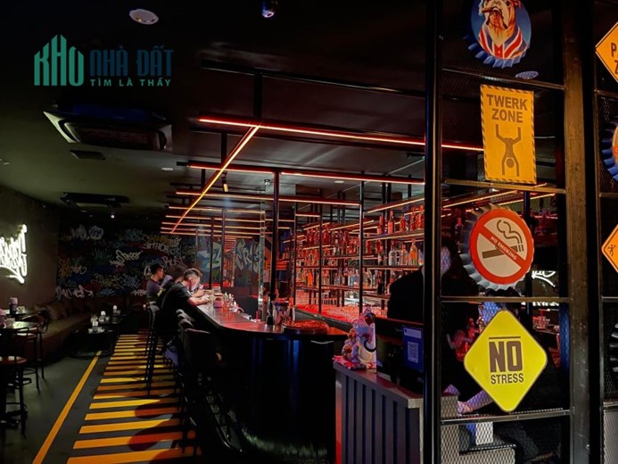 SANG NHƯỢNG QUÁN COCKTAIL BAR ĐỊA CHỈ TẦNG 3, SỐ 24 TUỆ TĨNH, HAI BÀ TRƯNG, HÀ NỘI